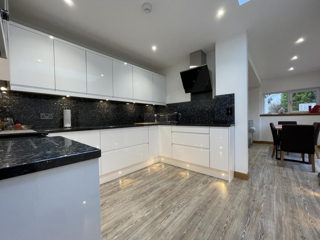 Kitchen c.JPG
