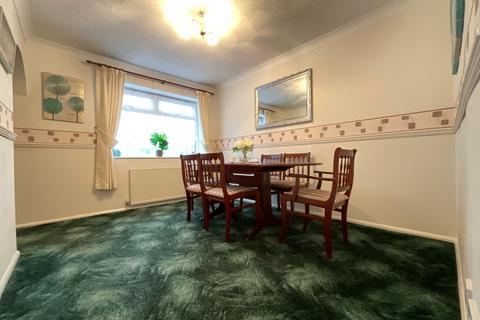 2 bedroom semi-detached bungalow for sale, Harewood Avenue, Scarborough, YO12