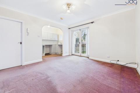 undefined, St. Georges Quay, Victoria Wharf | A Rare Ground-Floor Home with Garden on St George’s Quay