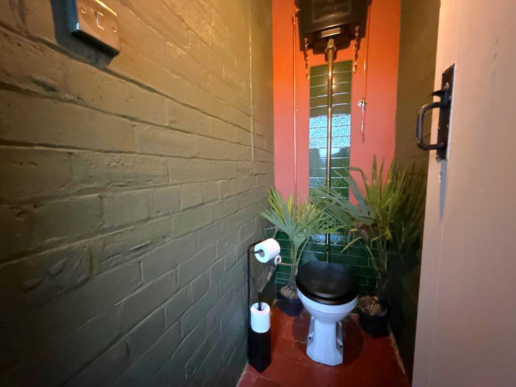 Guest Cloak Room