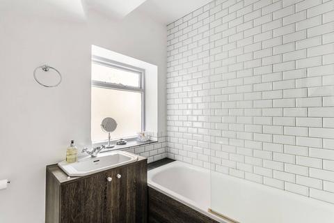 1 bedroom flat to rent, Devonport Road, Shepherd's Bush, London, W12