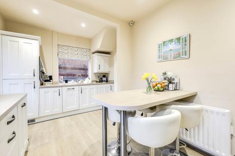 3 bedroom semi-detached house for sale, Vesper Gate Mount, Leeds, West Yorkshire, LS5