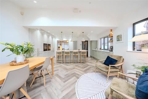 3 bedroom semi-detached house for sale, Winding Way, Leeds, West Yorkshire