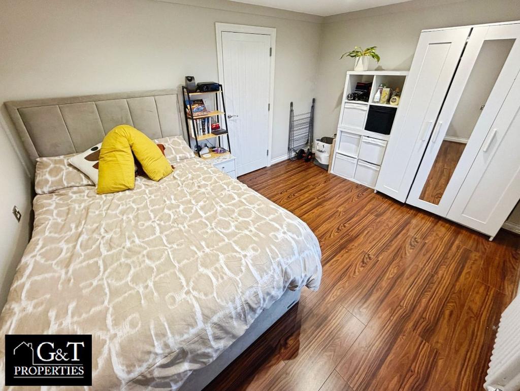 Second bedroom