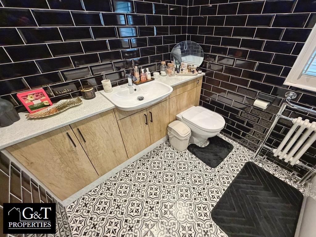 Family bathroom