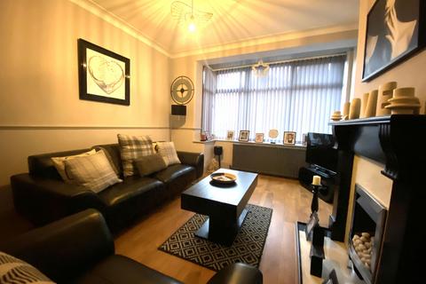 3 bedroom townhouse for sale, 719 Middleton Road, Chadderton, Oldham, OL9 9SN