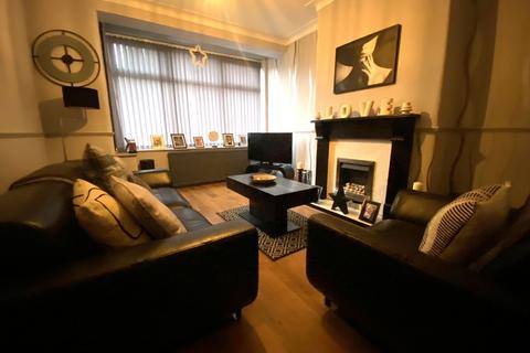 3 bedroom townhouse for sale, 719 Middleton Road, Chadderton, Oldham, OL9 9SN
