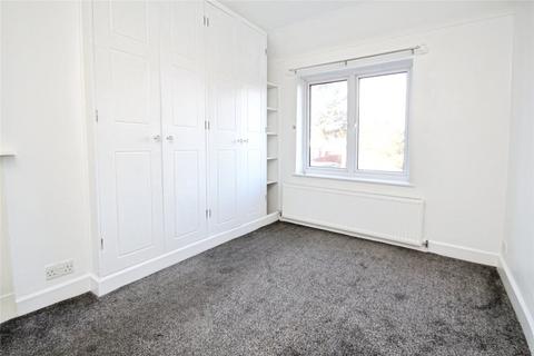 3 bedroom terraced house to rent, Oxlow Lane, Dagenham, RM10