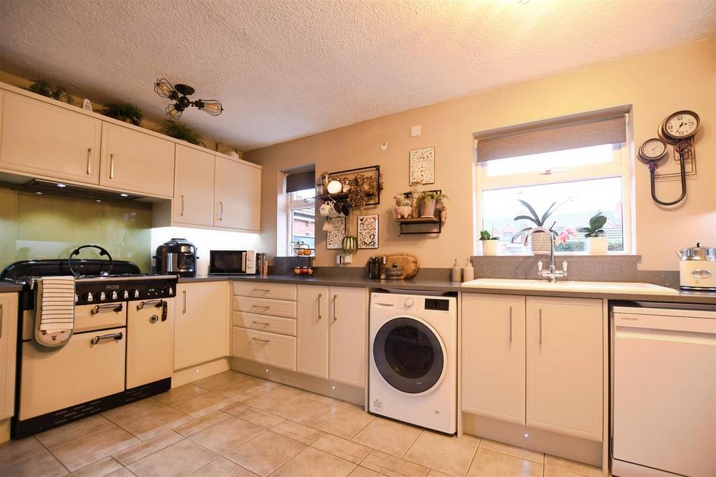 Fitted Kitchen