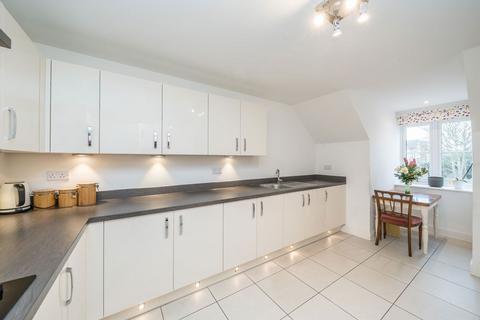 2 bedroom flat for sale, Churchfield Road, Walton-On-Thames KT12
