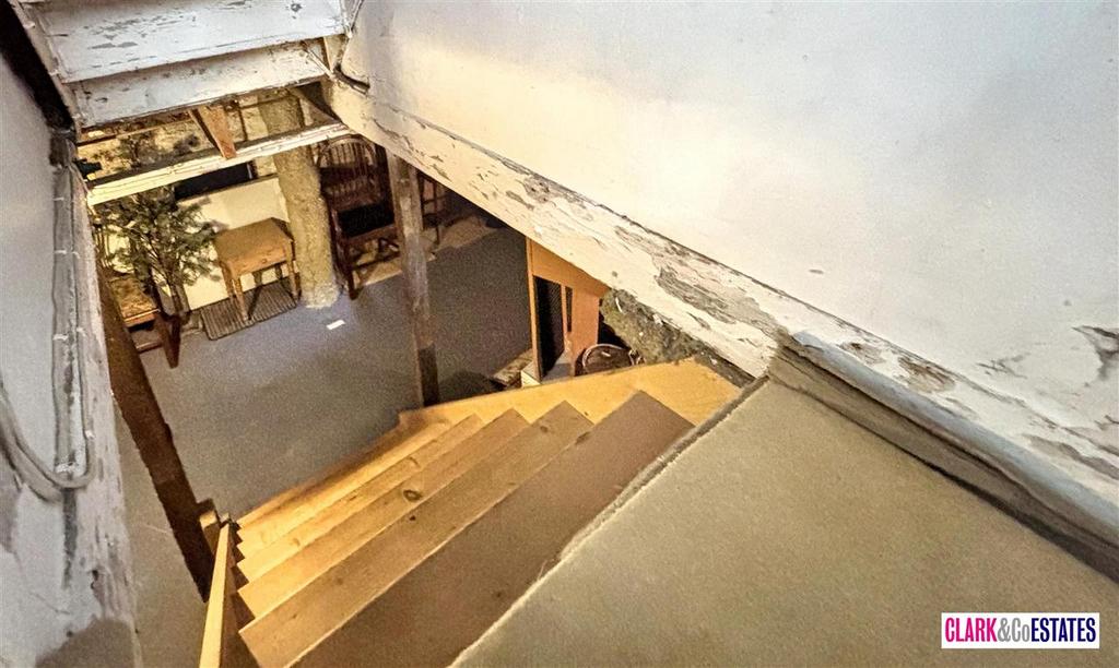 Access to the cellar