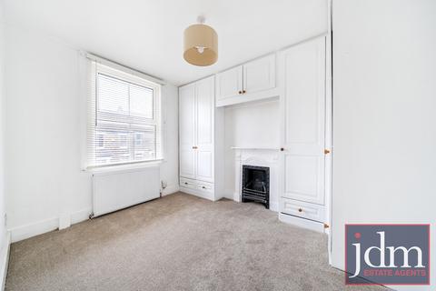 3 bedroom terraced house to rent, Camden Grove, Chislehurst, Kent, BR7