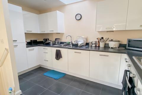 2 bedroom maisonette to rent, Weavers Close, East Sussex BN21