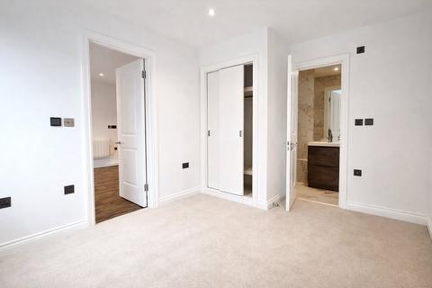 1 bedroom apartment for sale, Flambard Way, Godalming, Surrey, GU7