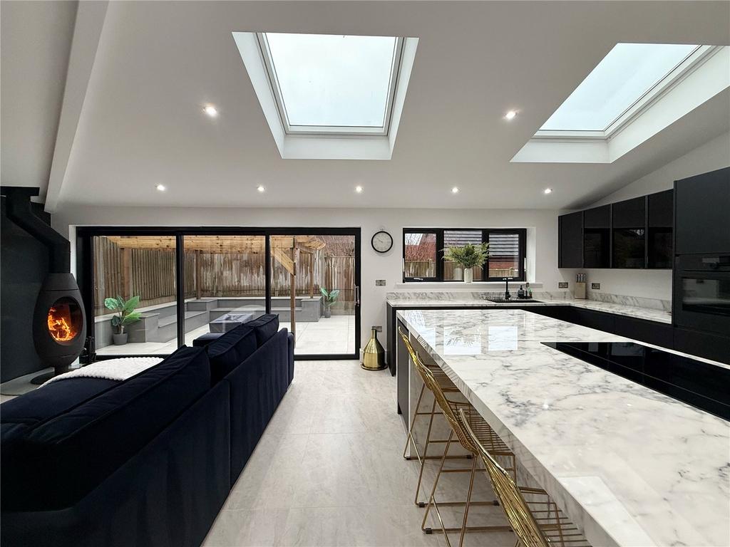 Lounge/Kitchen