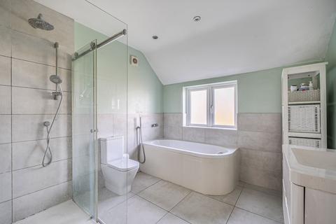 undefined, London Road, Epsom KT17
