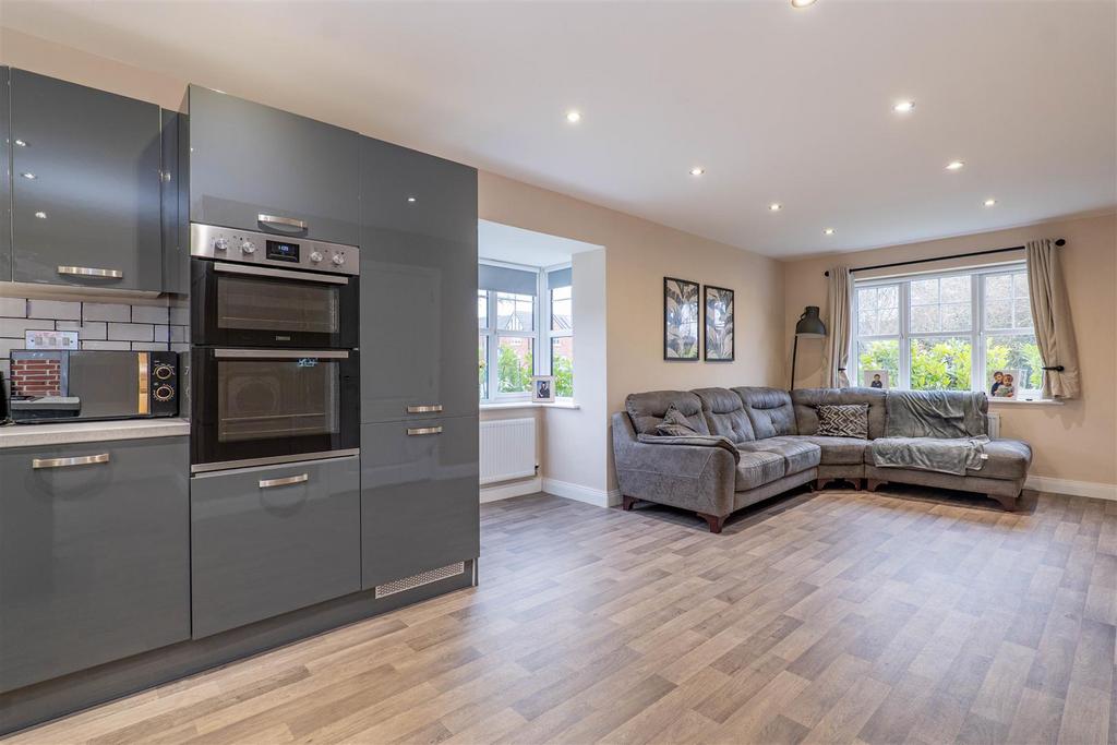 Kitchen/Diner/Snug