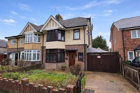 undefined, West Hill Road, Luton
