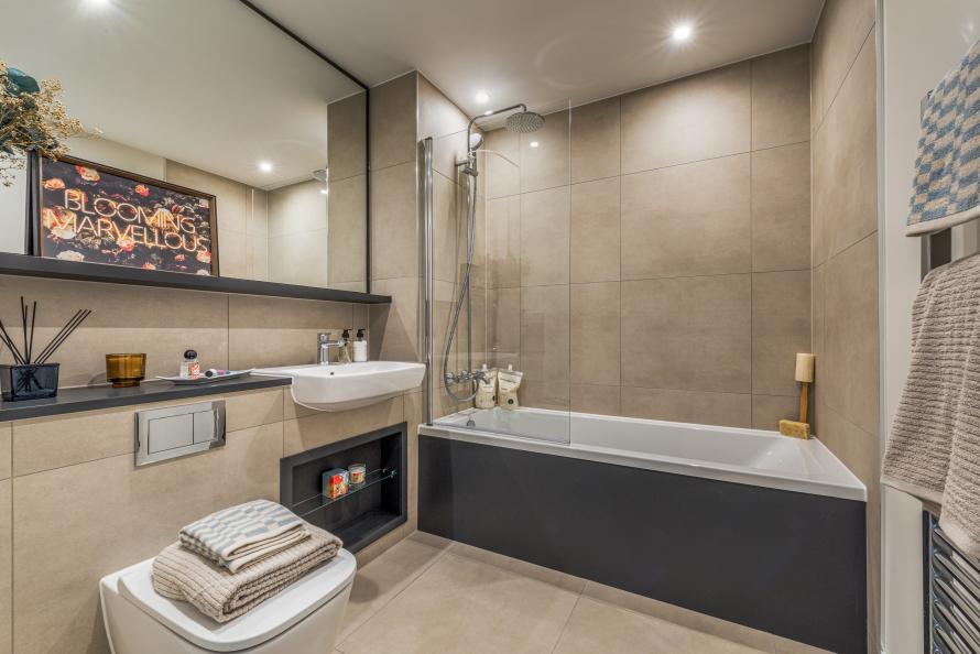 Dagenham Green, 2 bedroom show home,