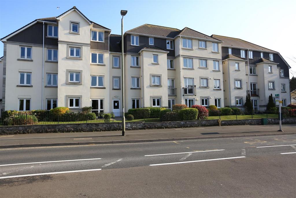 35 Maple Court 002.JPG