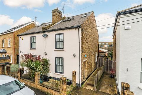 undefined, Latimer Road, Teddington TW11