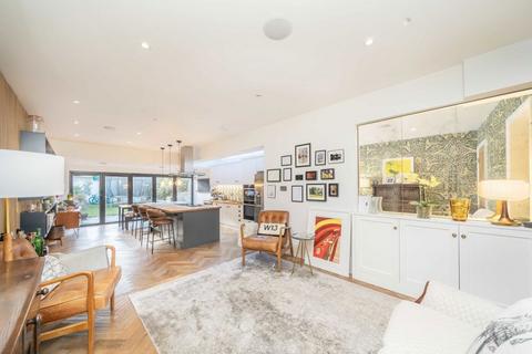 undefined, Egerton Gardens, London W13