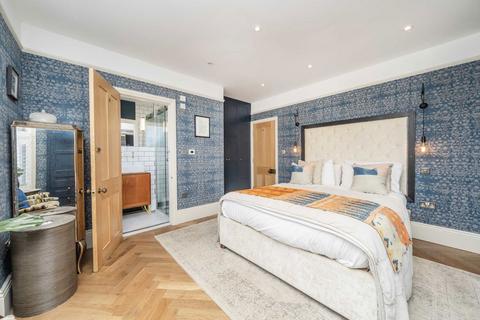 undefined, Egerton Gardens, London W13