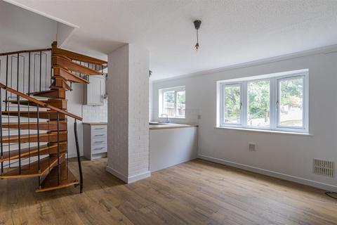 undefined, Oakridge, Cardiff CF14