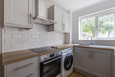 undefined, Oakridge, Cardiff CF14