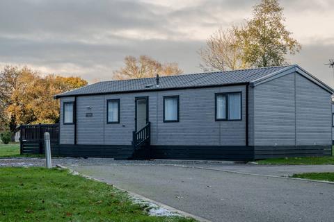 2 bedroom lodge for sale, Gilberdyke East Riding of Yorkshire