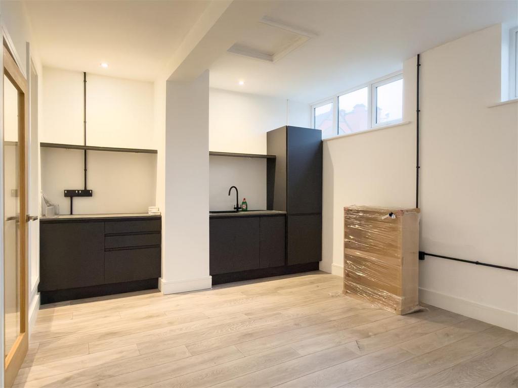 Kitchen/Meerting Room