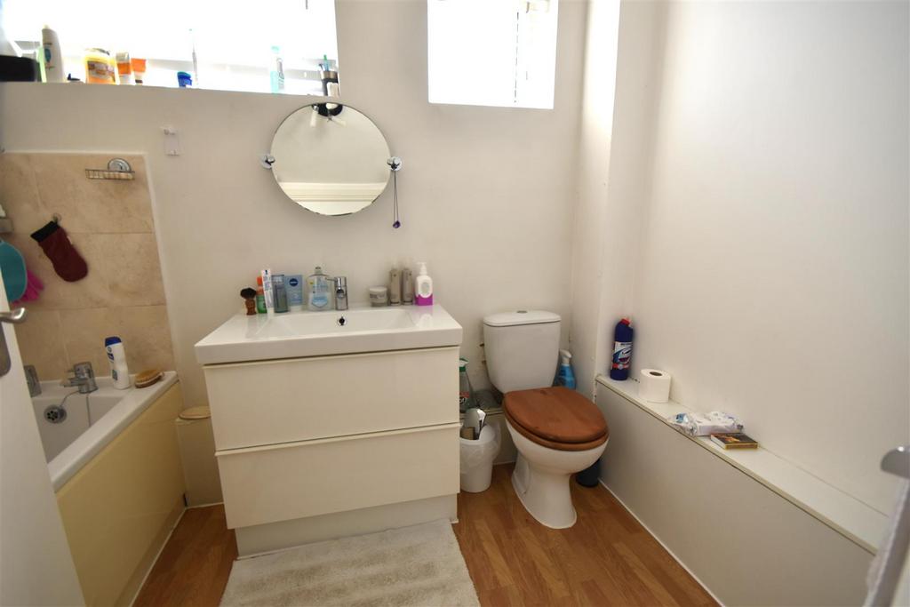 Bathroom wc.JPG
