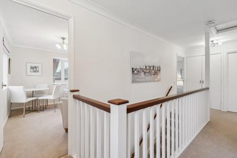 2 bedroom maisonette for sale, Windsor Court, King George V Road, Amersham, Buckinghamshire, HP6 5AN