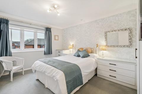 2 bedroom maisonette for sale, Windsor Court, King George V Road, Amersham, Buckinghamshire, HP6 5AN