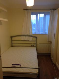 2 bedroom flat to rent, Stretford Road, Manchester M15