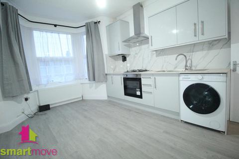1 bedroom flat to rent, Elgin Road, Seven Kings, IG3