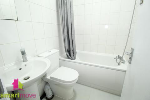 1 bedroom flat to rent, Elgin Road, Seven Kings, IG3