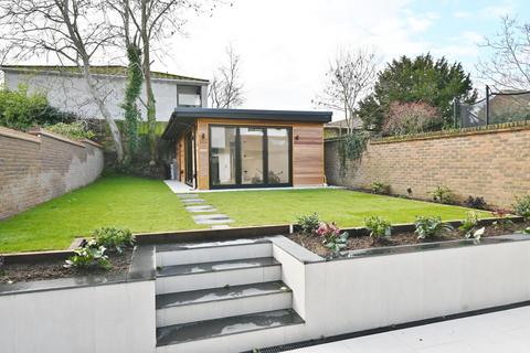 undefined, Cassilis Road, Twickenham TW1