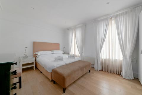 3 bedroom terraced house to rent, London SW10