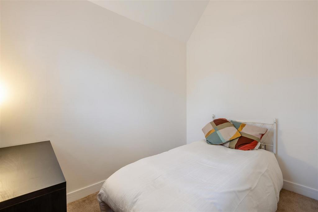 Bedroom 3/Study