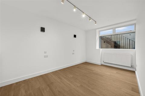 3 bedroom apartment to rent, Cleveland Street, Fitzrovia, London, W1T