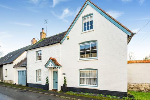 5 bedroom detached house for sale, High Street, Aylesbury HP17