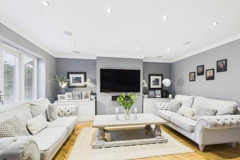 5 bedroom detached house for sale, Charlton Court, Woodmansey, Beverley,  HU17 0UL