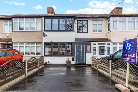 3 bedroom terraced house for sale, Birch Crescent, Hornchurch, RM11