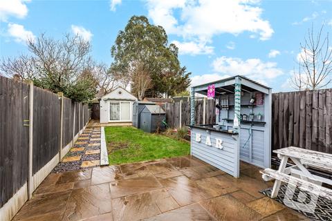 3 bedroom terraced house for sale, Birch Crescent, Hornchurch, RM11