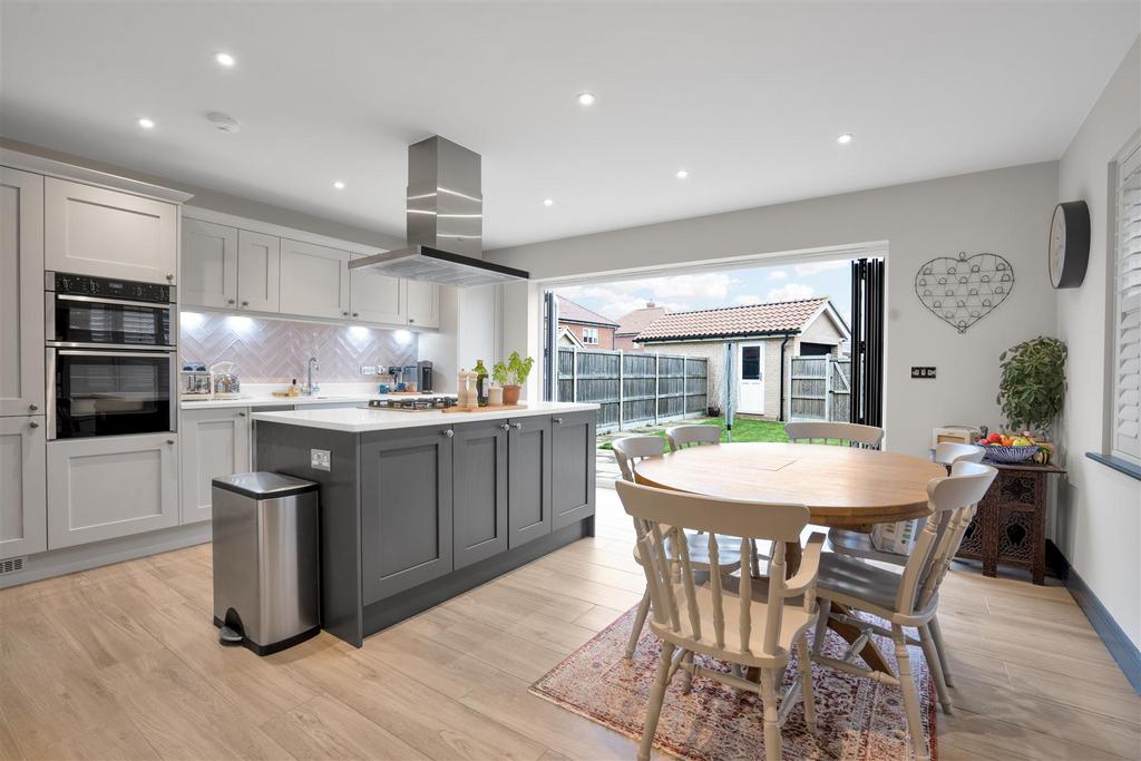 Kitchen dining room
