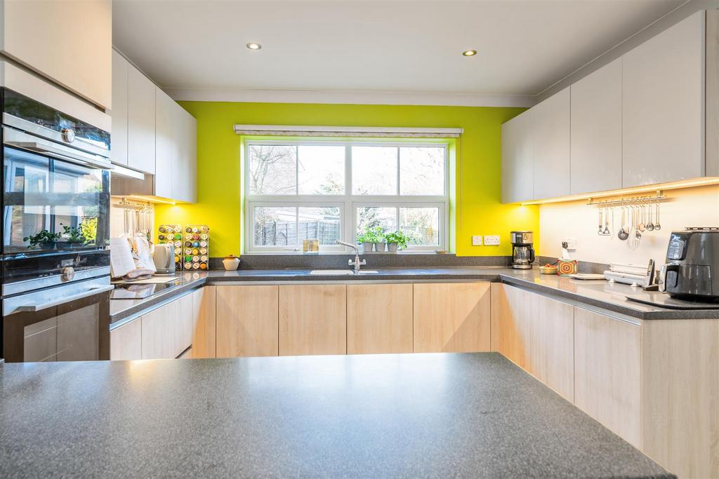 30 Whitefields Gate 13.jpg