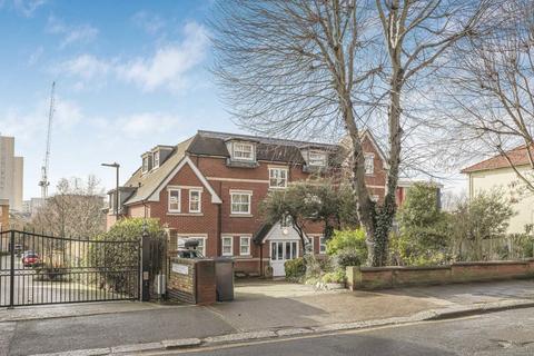 Creswick Road, London W3