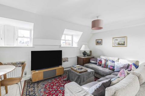 2 bedroom flat for sale, Creswick Road, London W3