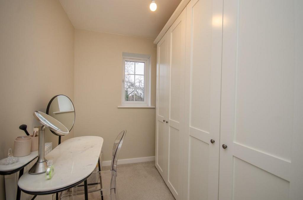 Bedroom 4-study.jpg